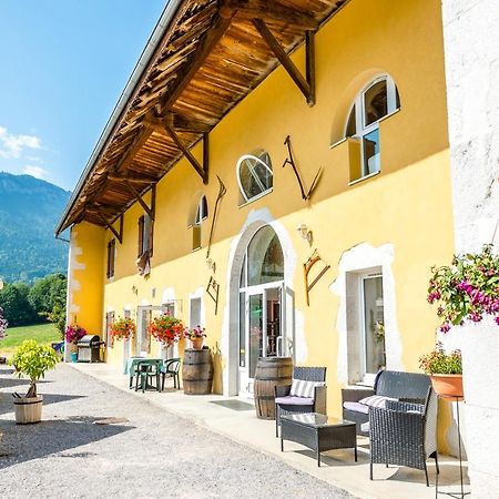 Auberge De Pontgibaud Lathuile Exteriör bild