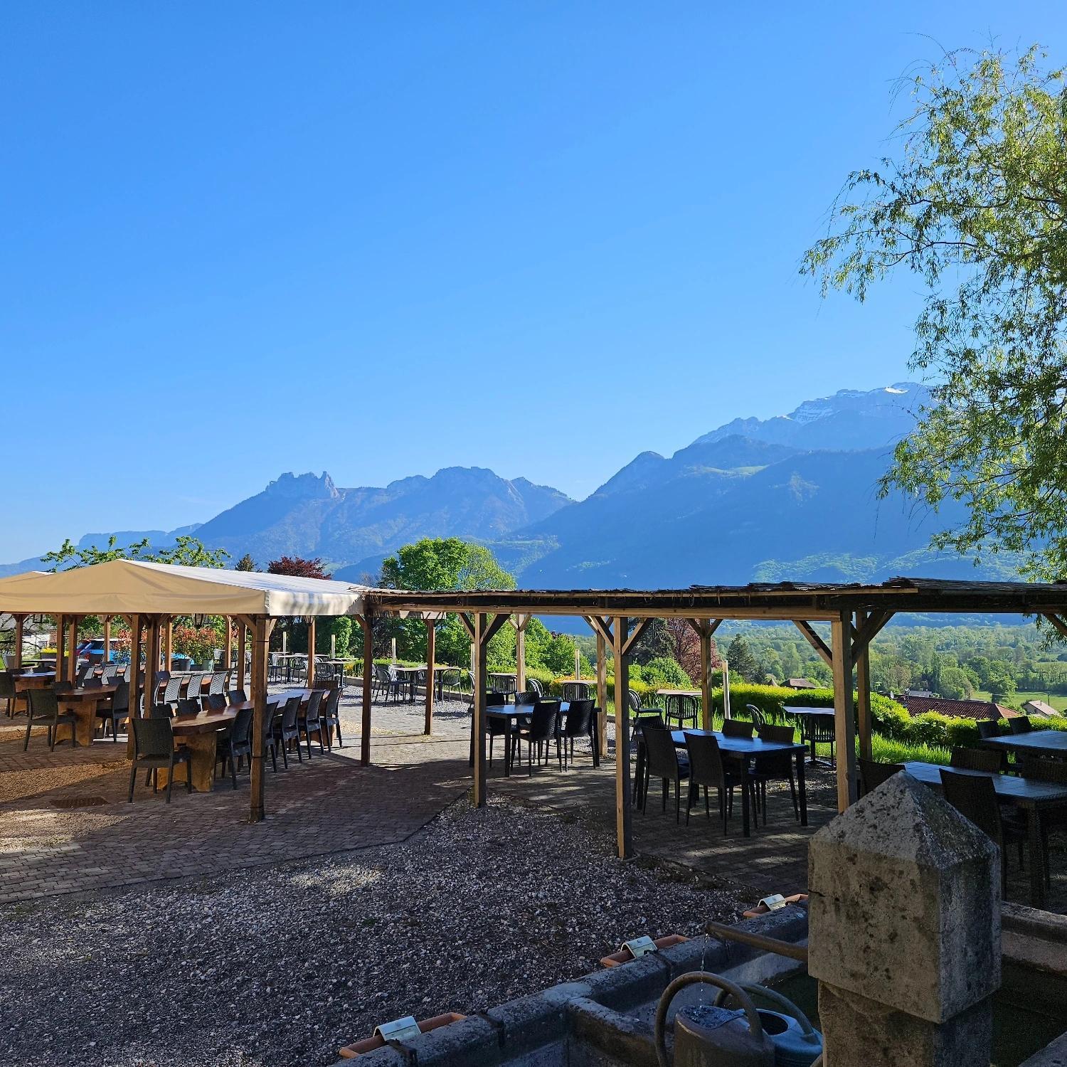 Auberge De Pontgibaud Lathuile Exteriör bild