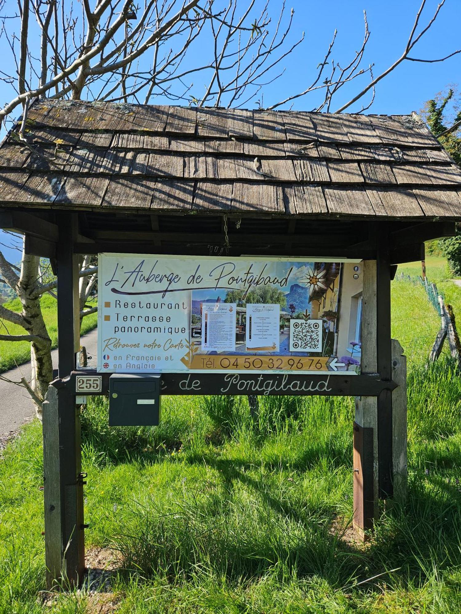 Auberge De Pontgibaud Lathuile Exteriör bild