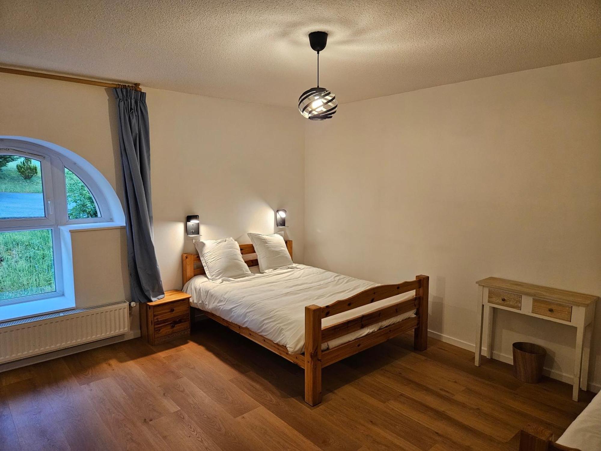 Auberge De Pontgibaud Lathuile Exteriör bild